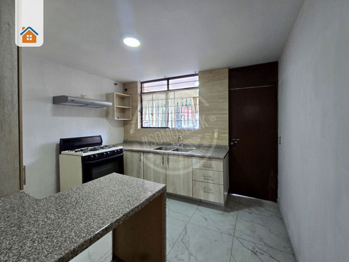 Casa En Venta Con Uso De Suelo Mixto En Ladron De Guevara Guadalajara Jalisco.