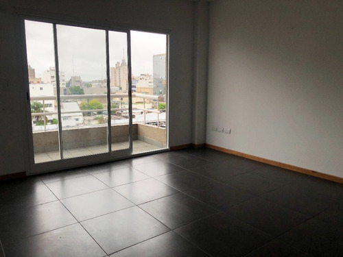 Imagen 6 de 11 de Monoambiente En Venta En Moron Centro