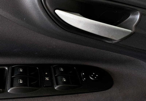 Imagem 9 de 11 de Fiat Punto Essence 1.6 2013