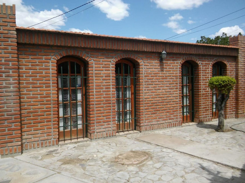 Venta Casa 4 Amb, 670m2, BÂș 26 De Junio, Caleta Olivia
