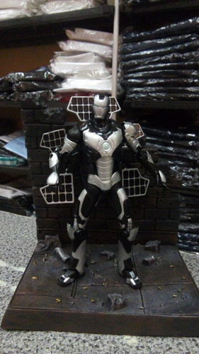 Marvel Legends Ironman Satellite Armor Concept Series!! (Usado)
