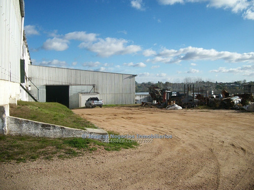 J.s Local Industrial Las Piedras