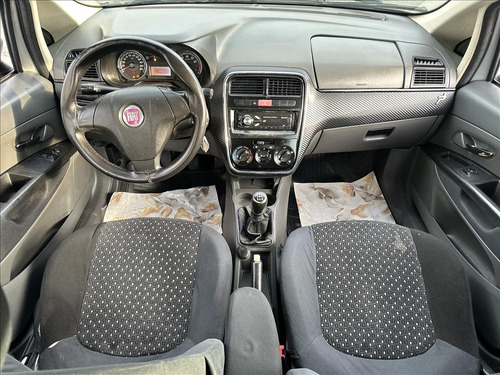 Fiat Punto 1.8 HLX 8V FLEX 4P MANUAL