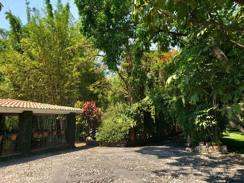 Estilo Colonial Impecable Cerca Del Centro Jiutepec Fracc. Vigilancia