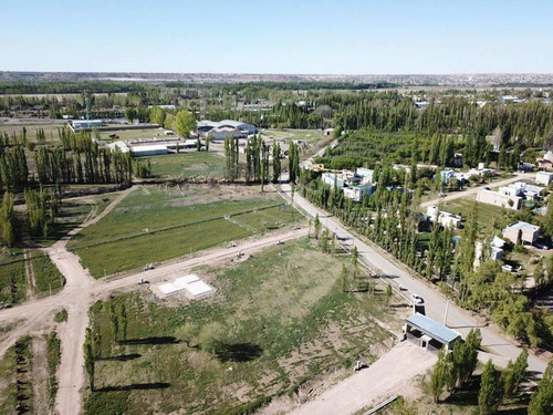 Remax Vende Terreno En Barrio Finca Costa Serena