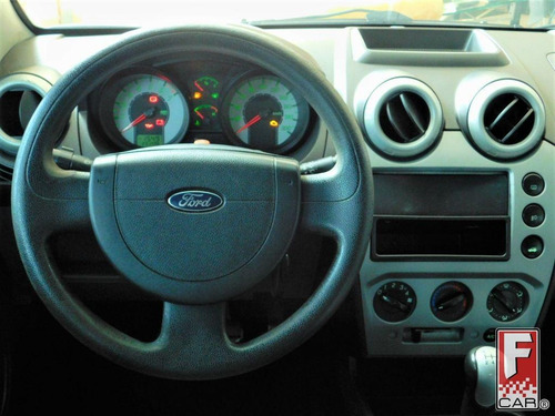 Imagem 6 de 10 de Ford Fiesta Trail 1.6 8v Flex 5p