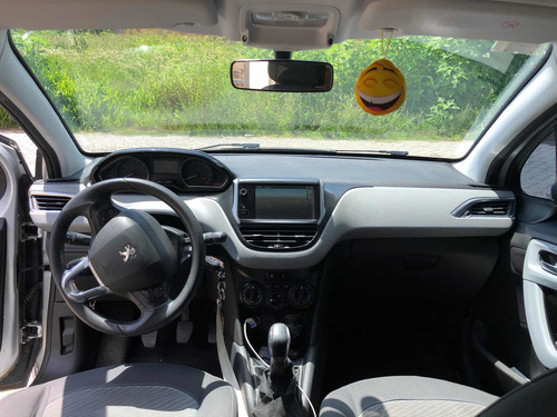 Peugeot 208 1.5 Allure Touchscreen 2013