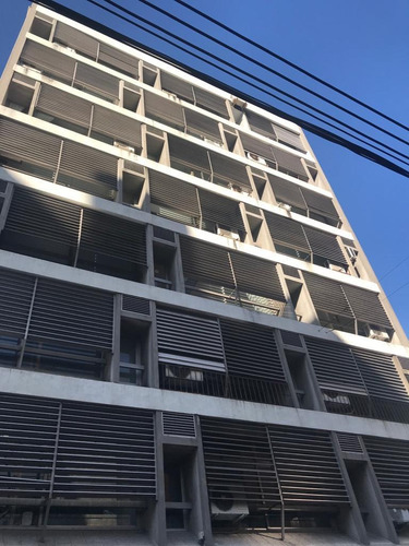 Venta Oficina Sobre Calle Guayabos Cordón Montevideo