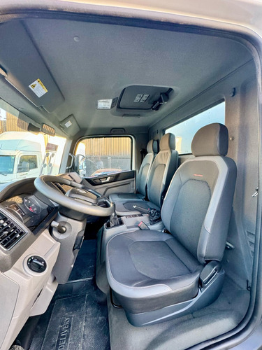 Volkswagen Express + 4x2 2023 - Baú Carga Seca