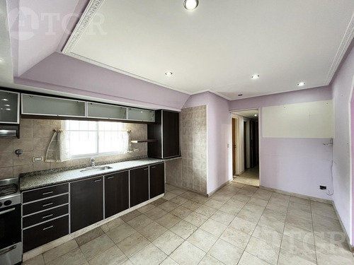 Casa Multifamiliar En Valentín Alsina