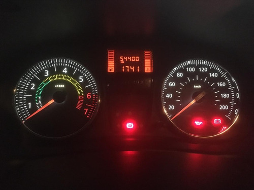 Impecable Renault Clio Mio 5p Confort 5 Puertas Diciem. 2014