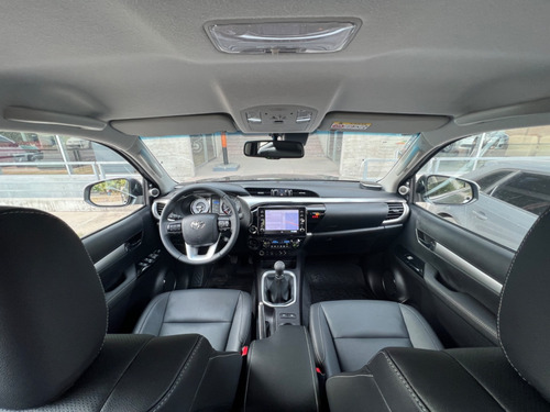 Imagen 13 de 15 de Toyota Hilux L/20 2.8 Dc 4x4 Tdi Srx 2022