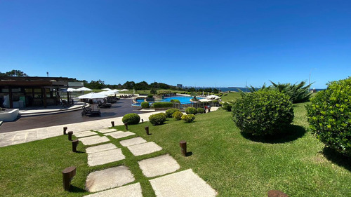 Apto Con Vista Al Mar, Parrillero Propio, 2 Dorm Con Servicios- Playa Mansa