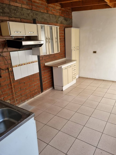 Casa Dos Pisos Rinconada, Maipu, A 2 Cuadras Hosp Del Carme
