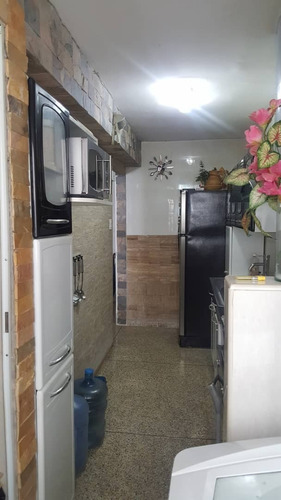 Imagen 2 de 11 de Apartamento Remodelado En Av San Martin