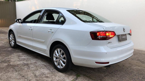 Imagem 4 de 14 de Volkswagen Jetta 2.0 Trendline Flex 4p Tiptronic
