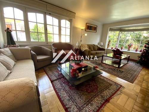 Gran Casa Familiar Con Excelente Ubicación