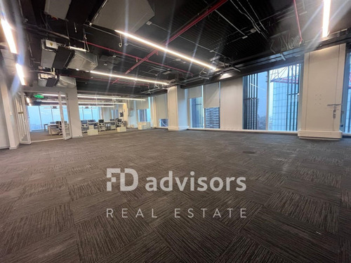Luminosa Oficina Habilitada 377m2 - Las Condes