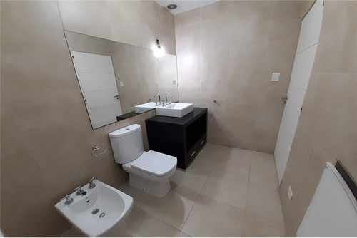 Venta Casa Loma Verde Gran Jardín Y Pileta
