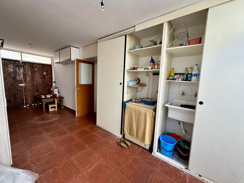 Casa En Venta En Martínez 5 Ambientes Con Cochera Y Jardín