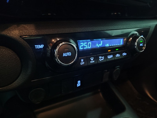 Imagen 24 de 24 de Toyota Hilux Srx 2,8 Tdi 4x2 Mt