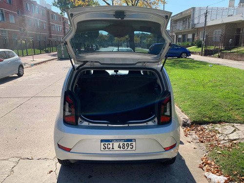 Volkswagen Up! 2018 1.0 High Up! 75cv