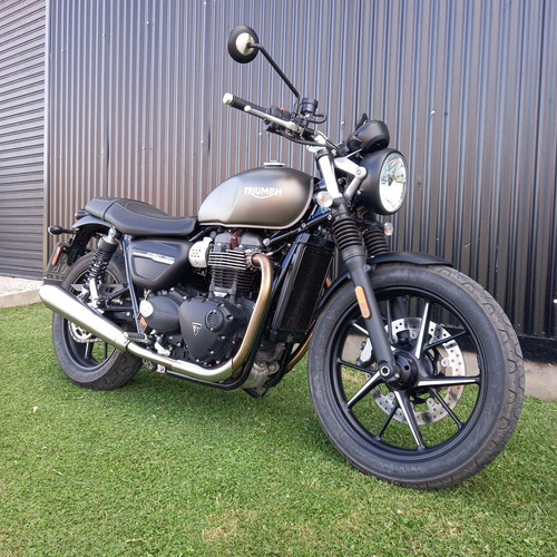 Triumph Street Twin