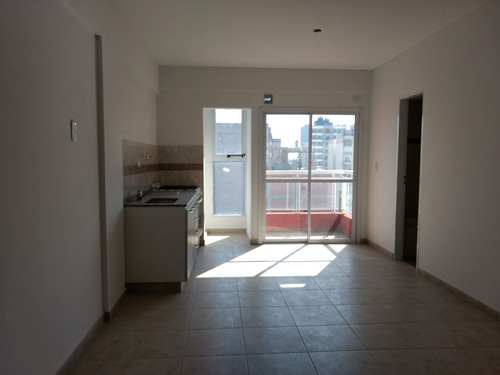 Imagen 14 de 14 de Vendo Departamento 2 Amb Muy Amplio Frente C/renta