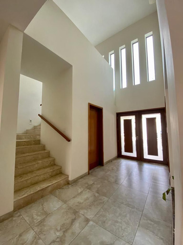Residencia En Renta En La Mejor Privada De Altabrisa