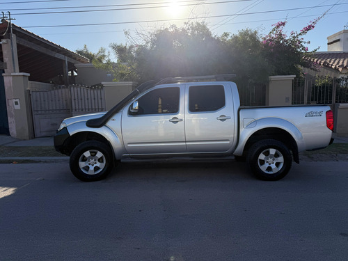 Nissan Frontier 2.5 Le Cab Doble 4x4 Tap. Cuero