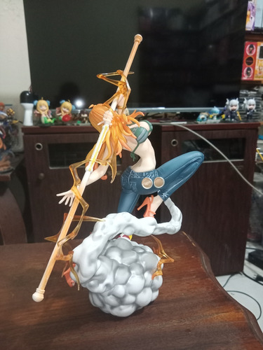 Figura Nami & Zeus De One Piece
