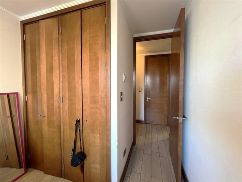 Departamento En Venta De 2 Dorm. En Las Condes 2 Estacionam