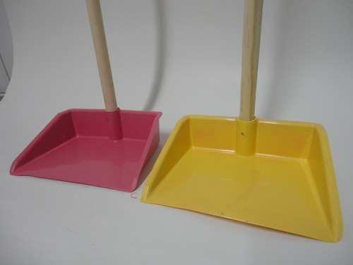 Imagem 5 de 7 de Kit 2 Pçs Vassourinha E Pá Infantil Criança