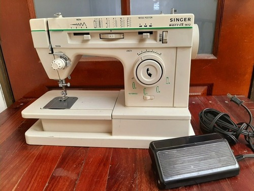 Maquina De Coser Singer Creativa 30 Con Todos Los Accesorios