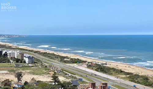 Tus Mejores Vacaciones A Pasos Del Mar, Look Brava, Playa Brava, Punta Del Este