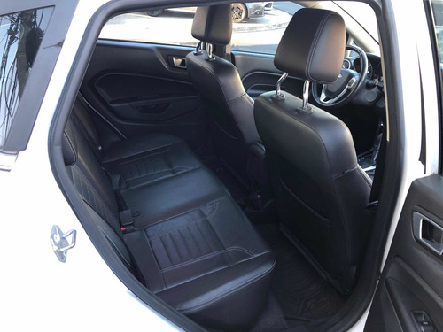 Imagen 14 de 15 de Ford Fiesta Titanium Automatico 2017