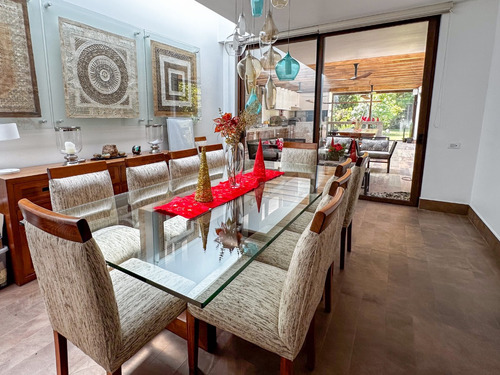 Hermosa Casa Con Vista Al Club De Golf Country Club. 40971