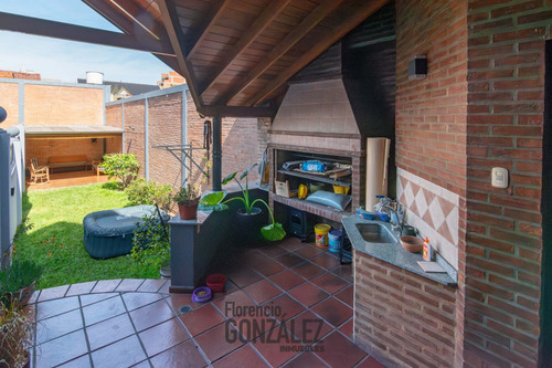 Venta Casa 4 Amb En Mataderos Barrio Naon