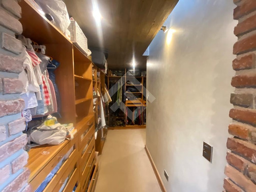 Casa En Venta De 3 Dorm + 2 Estar . En Chicureo Colina