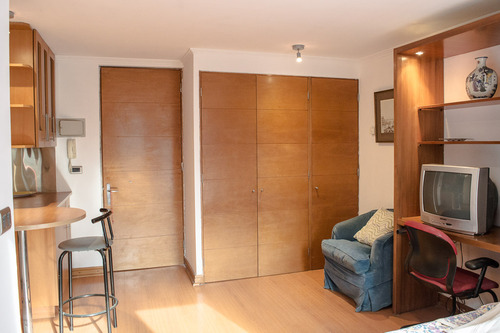 Arriendo Departamento Amoblado Studio Antonio Bellet (2102)