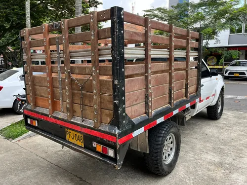 Nissan Frontier 3.0 STD D22 4X4 MT