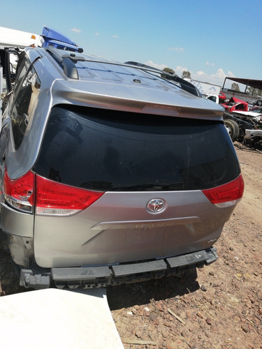 Imagen 1 de 9 de Toyota Sienna Xle Por Partes