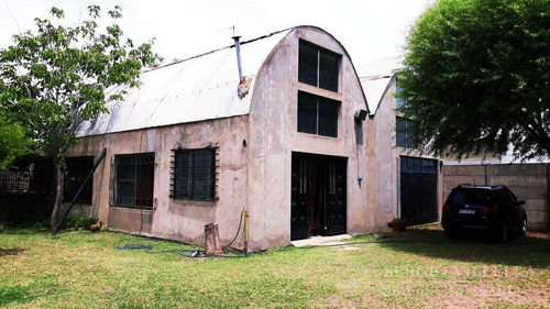 Imagen 15 de 28 de Casa De Campo De 3 Dormitorios Con Pileta En Venta En Alvarez