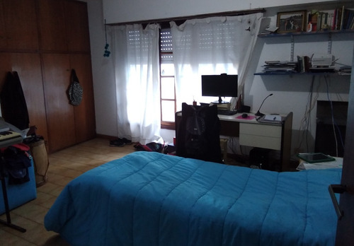 Imagen 3 de 6 de Venta Casa 4 Amb. Zona Materno Infantil