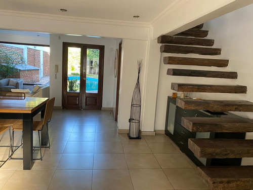 Venta Casa 4 Amb Cochera, Parque Y Piscina Quilmes
