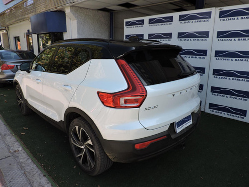 Volvo XC40 T5 R-design