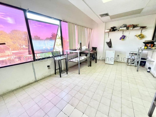 Local Comercial En Venta Avenida Los Leones Este De Barquisimeto Kenlimar Nieto 24-5043