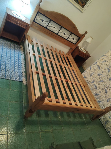 Juego Dormitorio 2 Pl., Cama, 2 Mesas De Luz..excelente Esta (Usado)