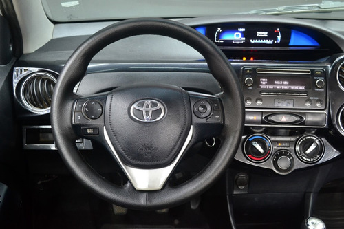 Toyota Etios 1.5 Sedan Xs
