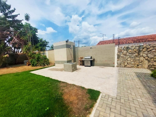 Imagen 17 de 19 de Belkliag/ Alquila Lujosa Casa Amoblada En Guataparo Valencia (jplz)